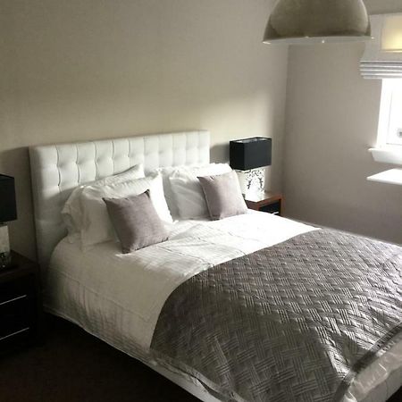 Riggend Farm Stable Villa Airdrie Bagian luar foto